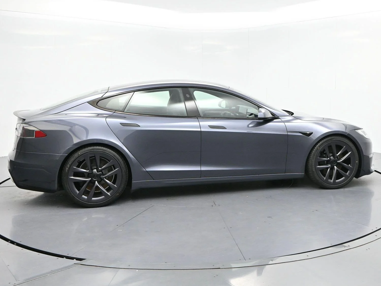 Used 2021 Midnight Silver Metallic Tesla Plaid image 8