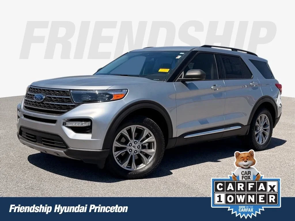 Used 2023 Silver Ford XLT image 1