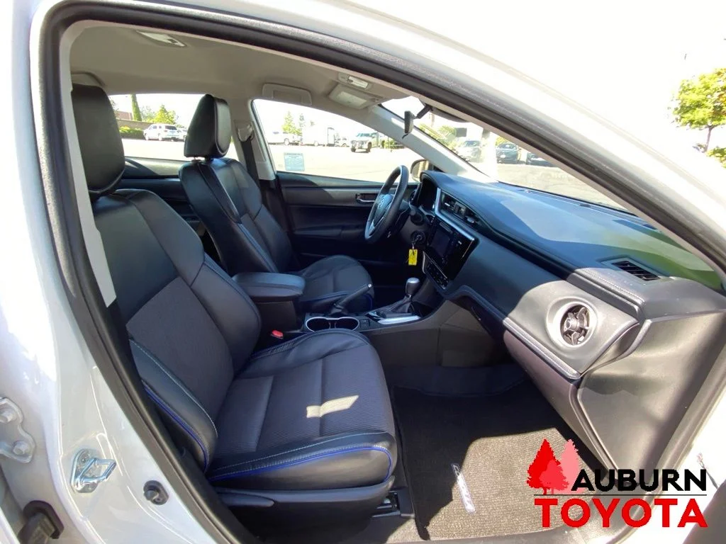 Used 2017 Ice Cap Toyota SE image 11