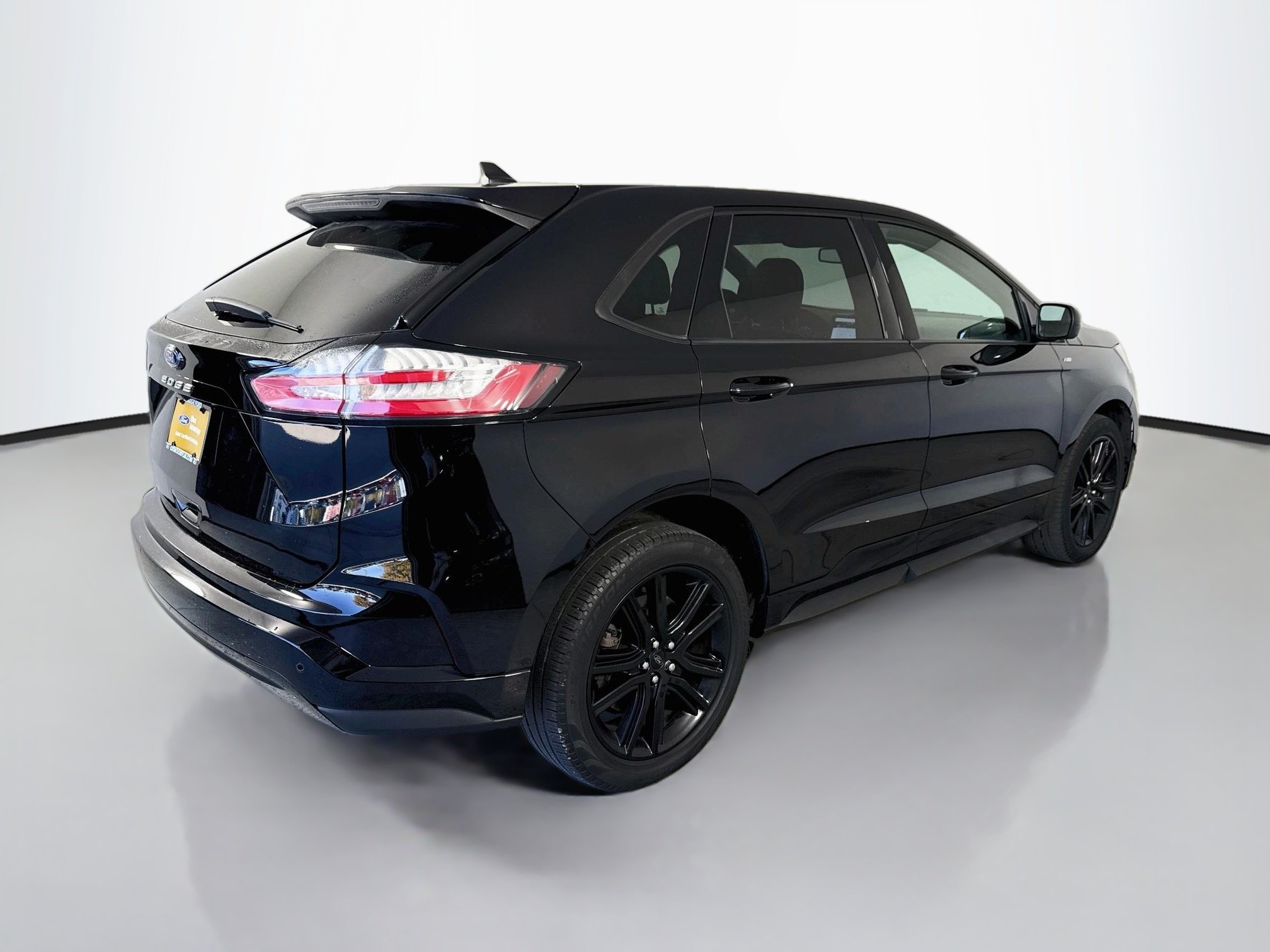 Used 2024 Agate Black Metallic Ford ST-Line image 7