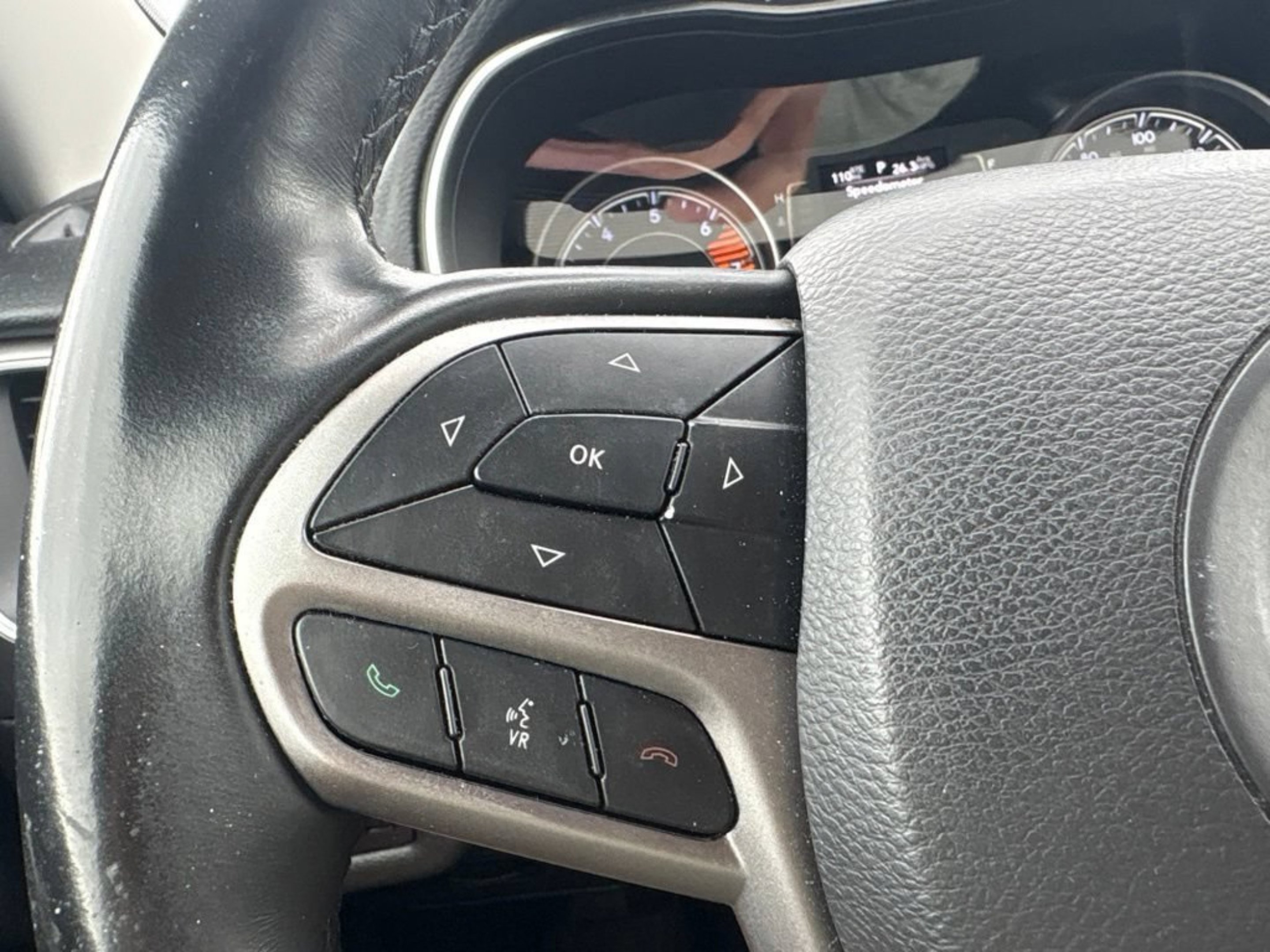 Used 2019 Granite Crystal Metallic Clearcoat Jeep Latitude Plus image 7