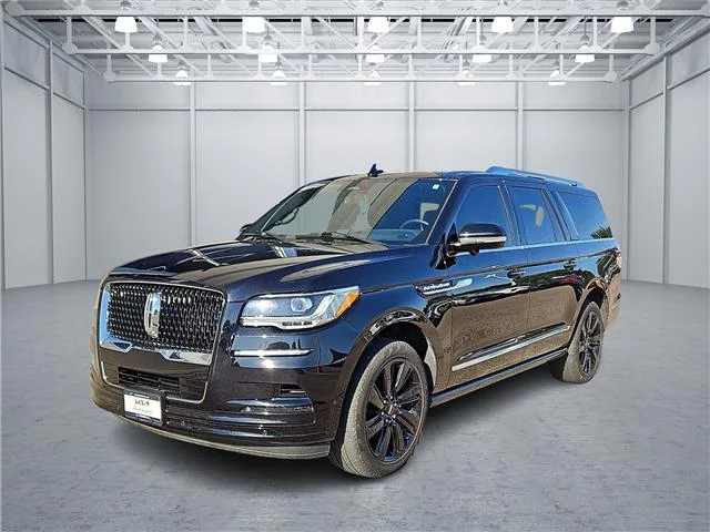 Used 2024 Infinite Black Metallic Clearcoat Lincoln Reserve 4x4 image 1