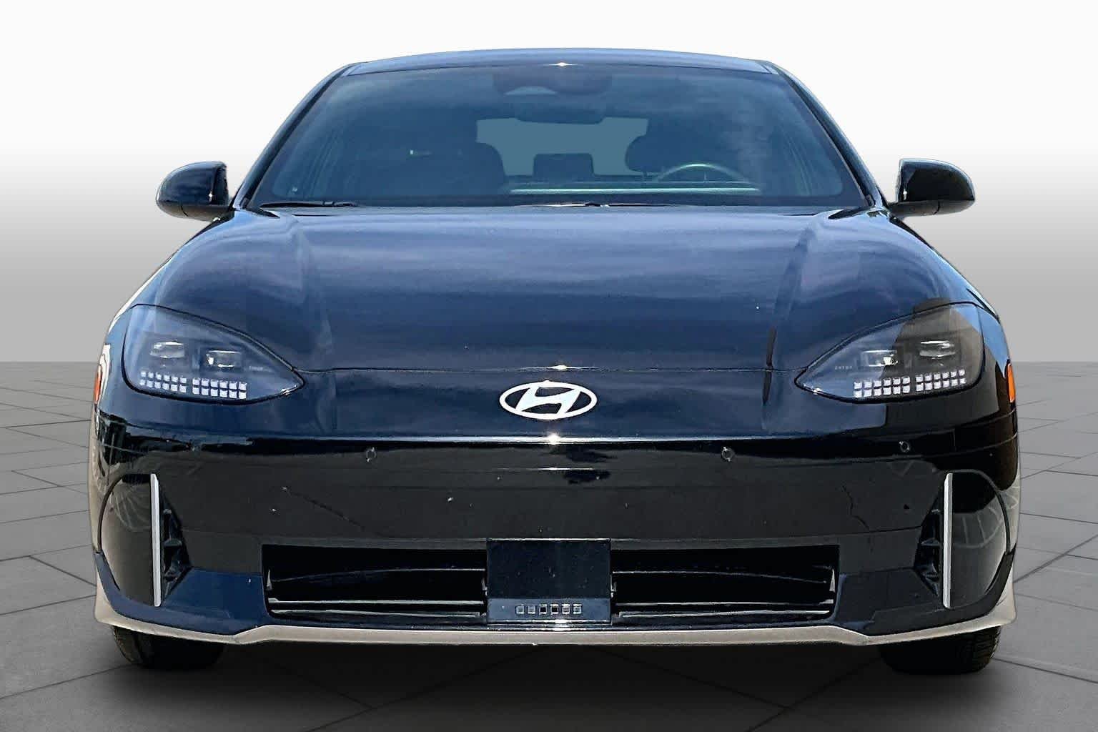 Used 2023 Onyx Black Hyundai SEL image 3