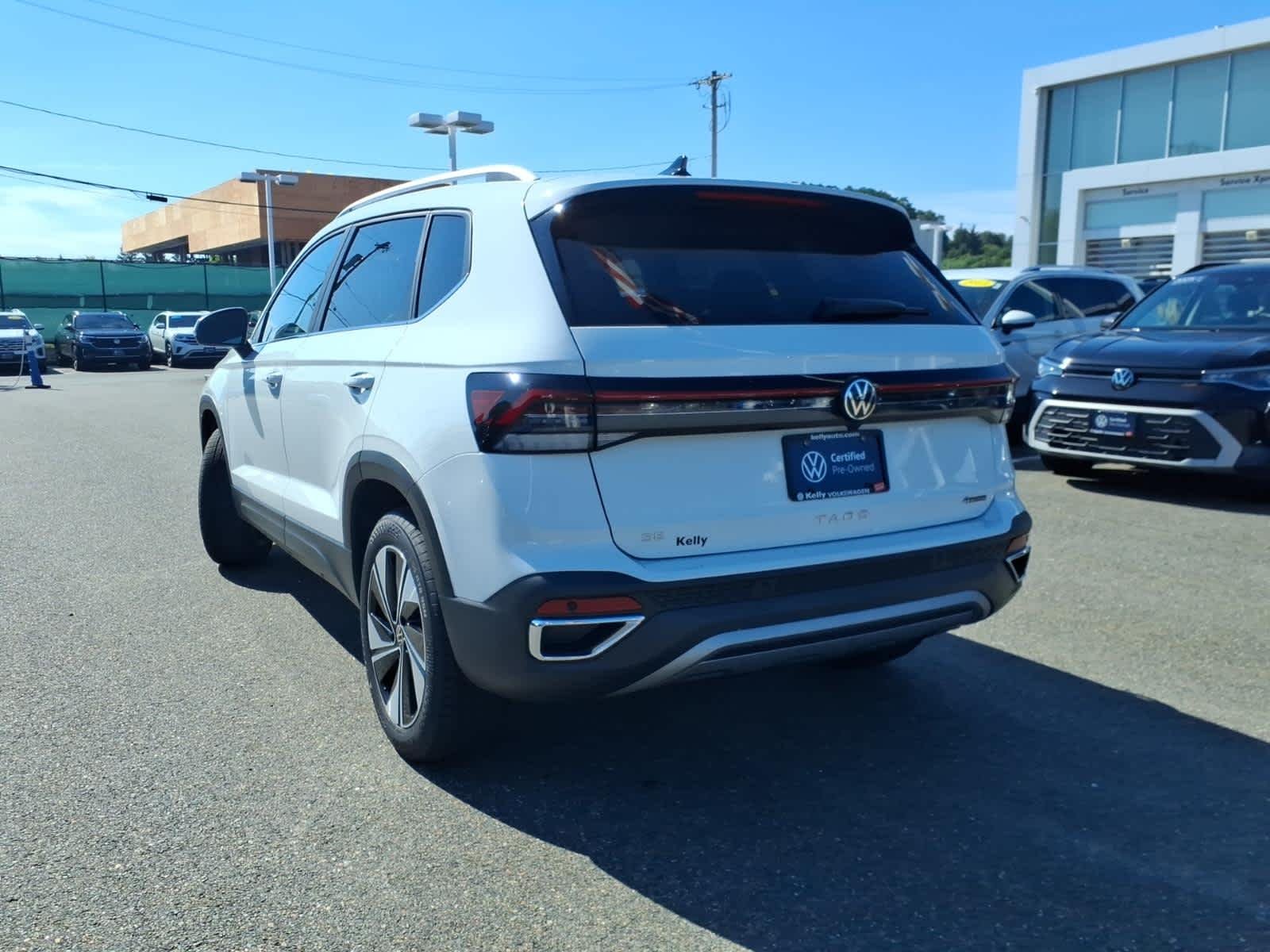 Certified Used 2025 Pure White Volkswagen SE image 7