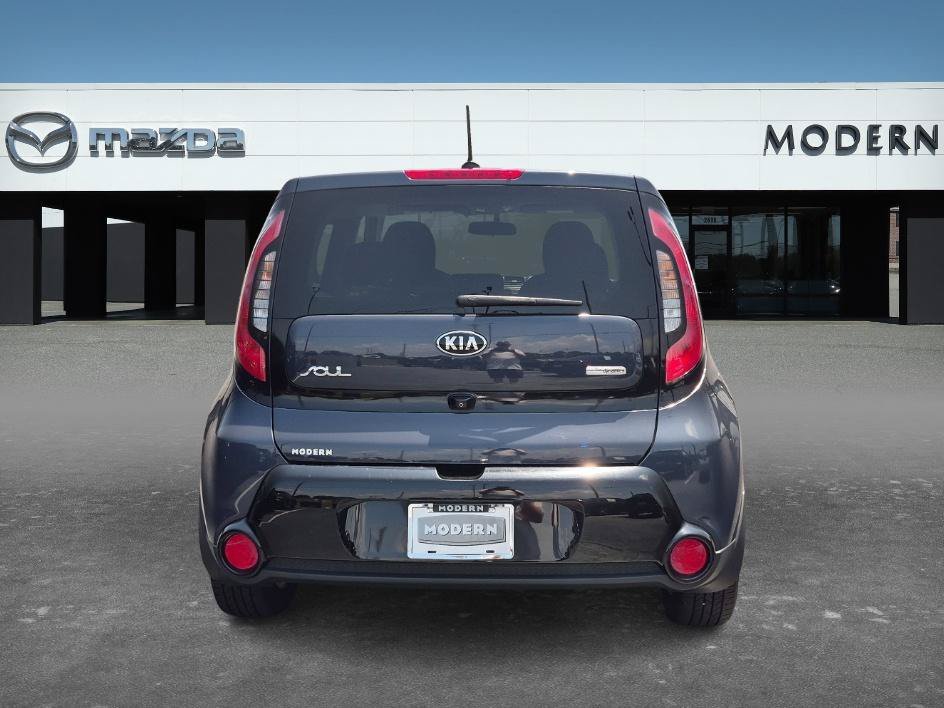 Used 2016 Fathom Blue Kia + image 4