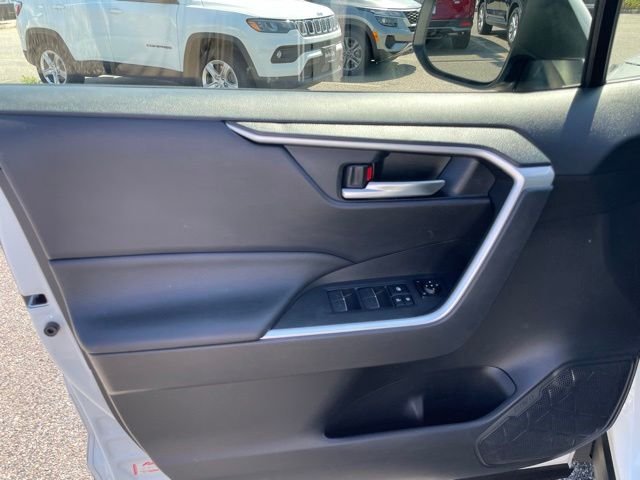 Used 2023 Ice Cap Toyota XLE image 15
