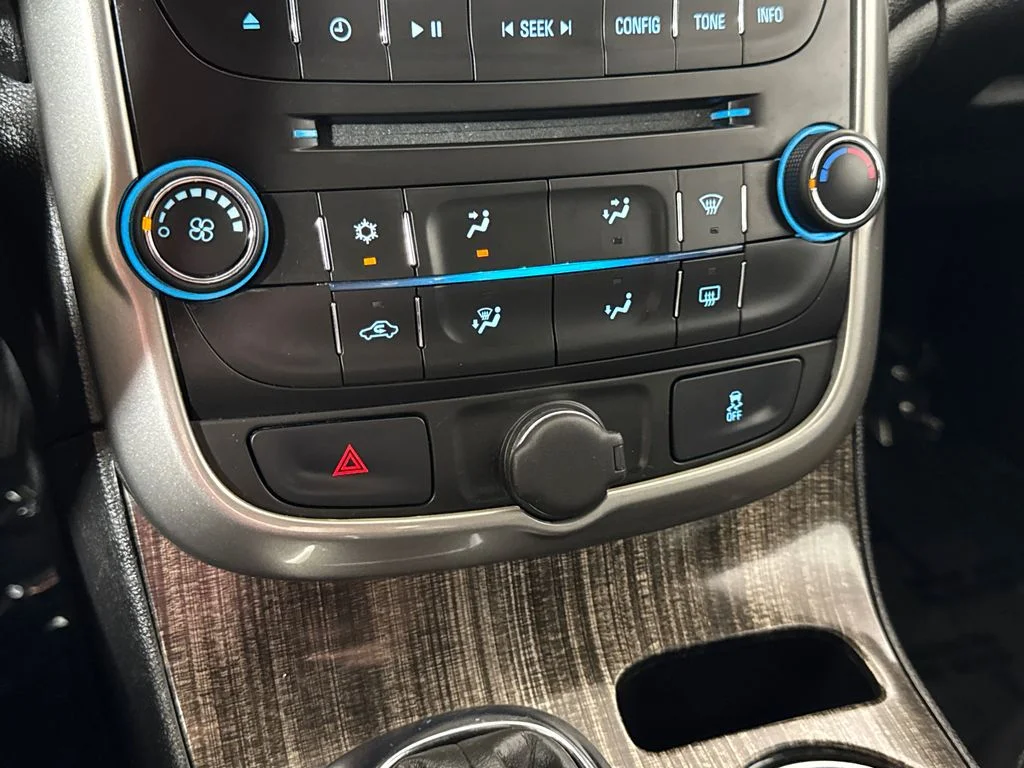 Used 2015 Black Granite Metallic Chevrolet LT image 22