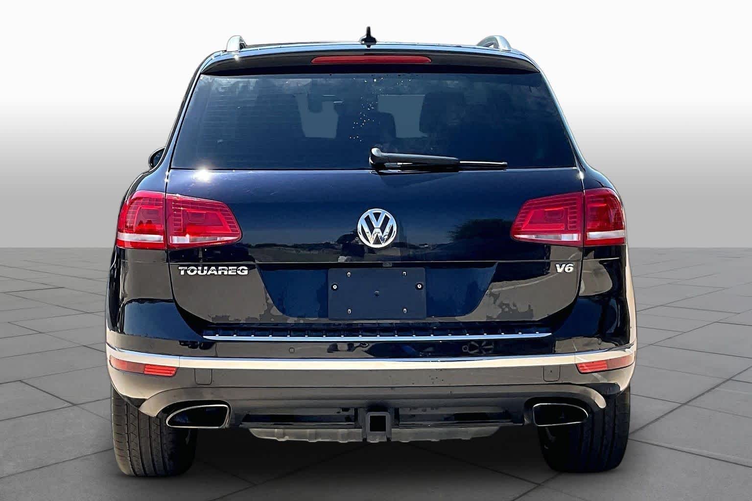 Pre-Owned 2016 Volkswagen Touareg Sport W/Technology