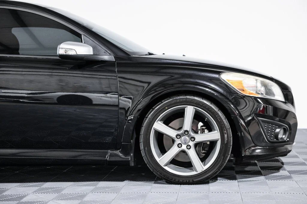 Used 2011 Black Volvo T5 R-Design image 3