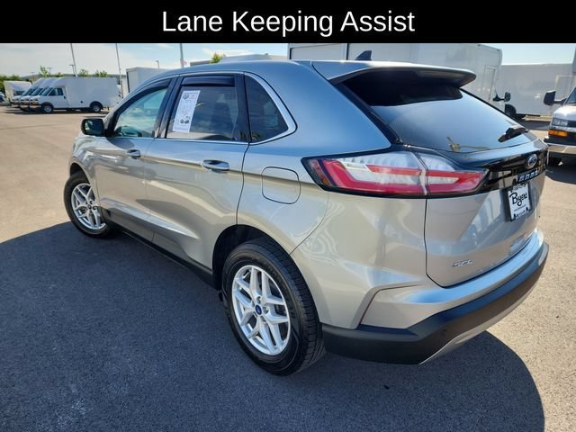 Used 2022 Silver Ford SEL image 5