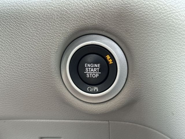 Used 2023 Silver Chrysler Touring L image 24