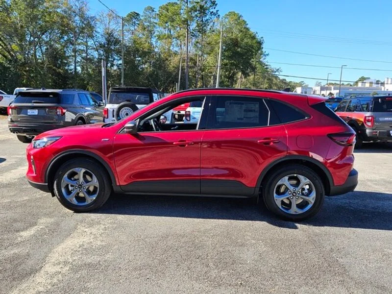 New 2026 Rapid Red Metallic Tinted Clearcoat Ford ST-Line image 4