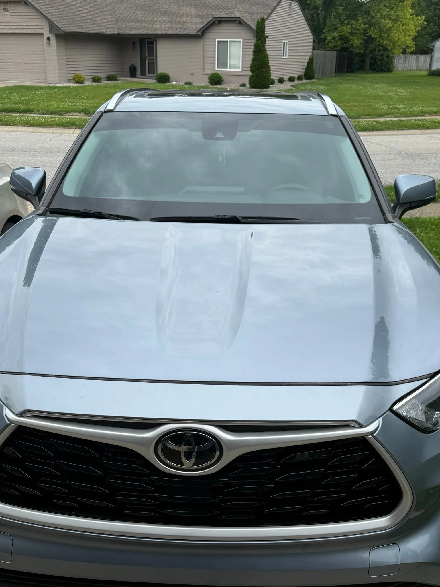 Used 2021 Silver Toyota XLE image 1