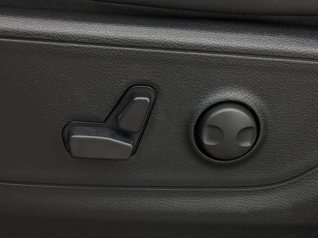 New 2026 Black RAM Sport - - Hurricane Turbo - 3.92 Axle - Anti-Spin Diff - Remote Start & More! image 15