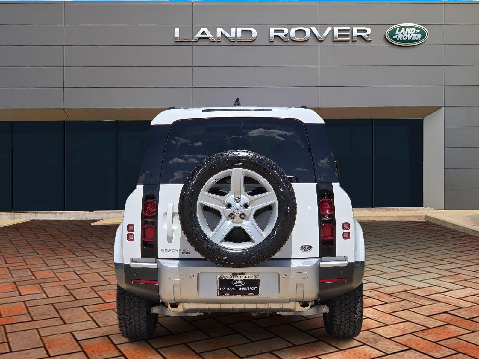 Used 2021 Fuji White Land Rover SE image 5