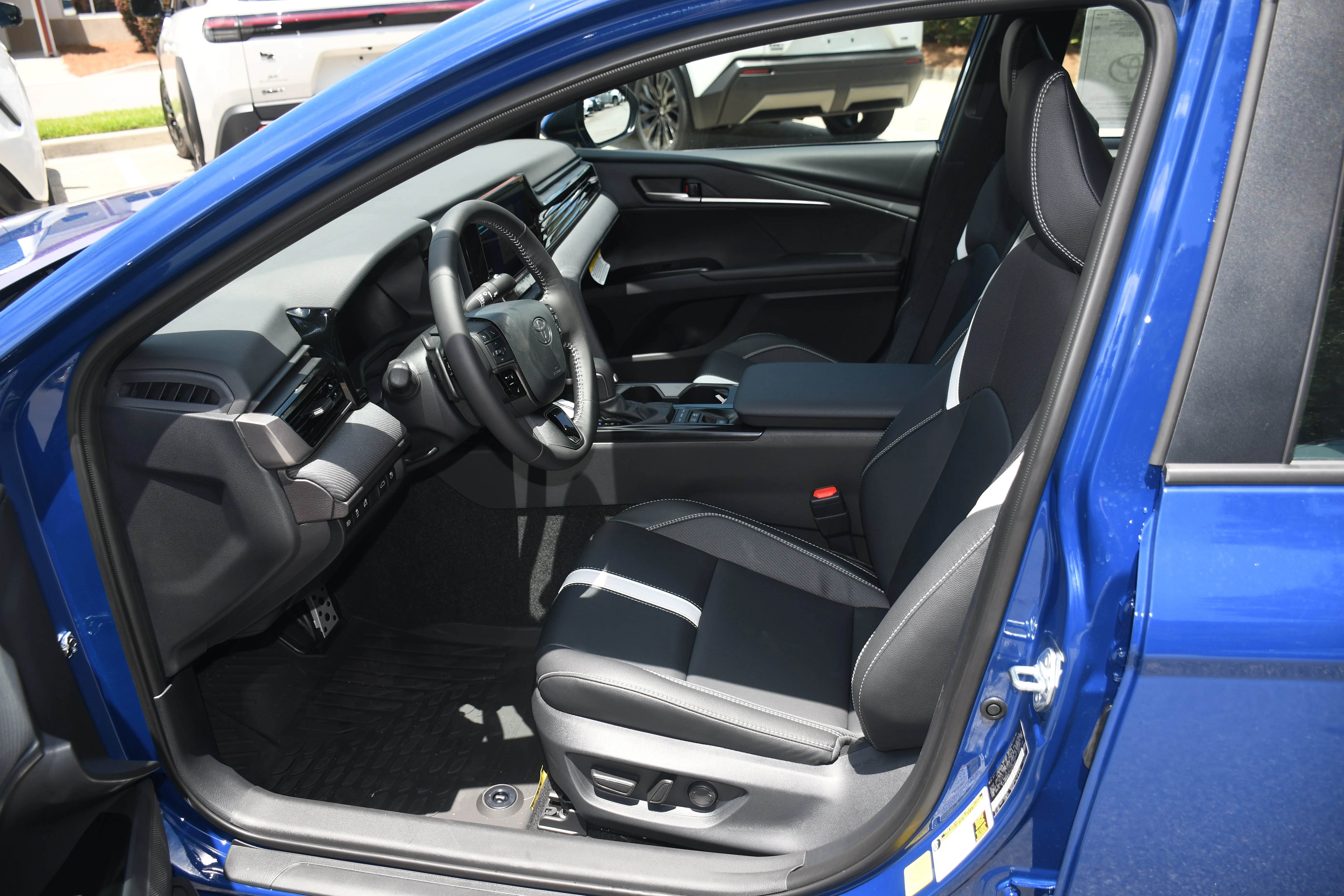 New 2026 Reservoir Blue Toyota SE image 3