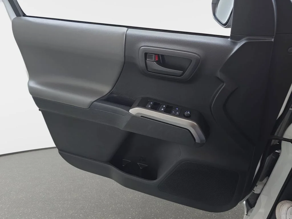 Used 2023 White Toyota SR5 image 25