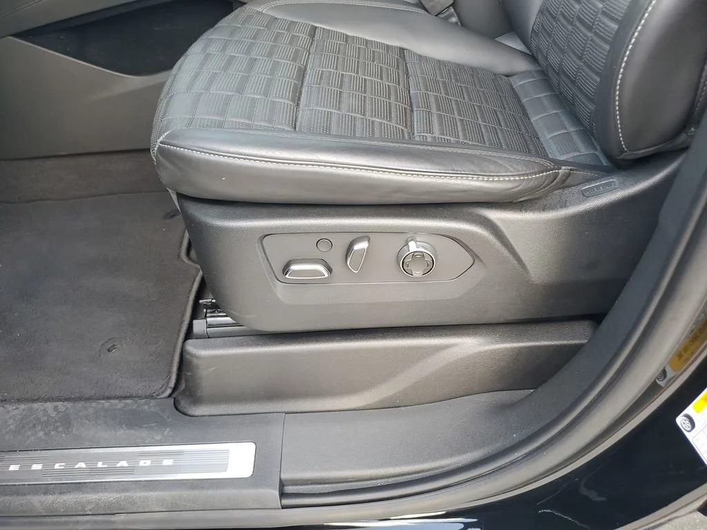 Used 2022 Black Raven Cadillac Sport Platinum image 19