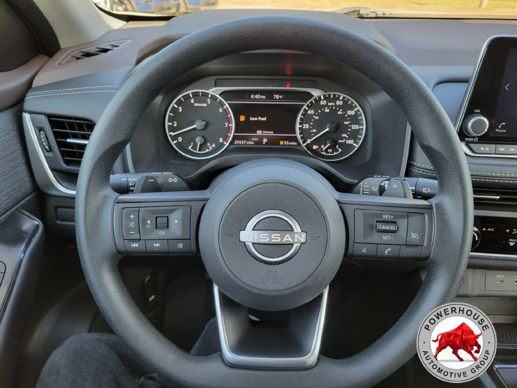 Used 2023 White Nissan S image 31