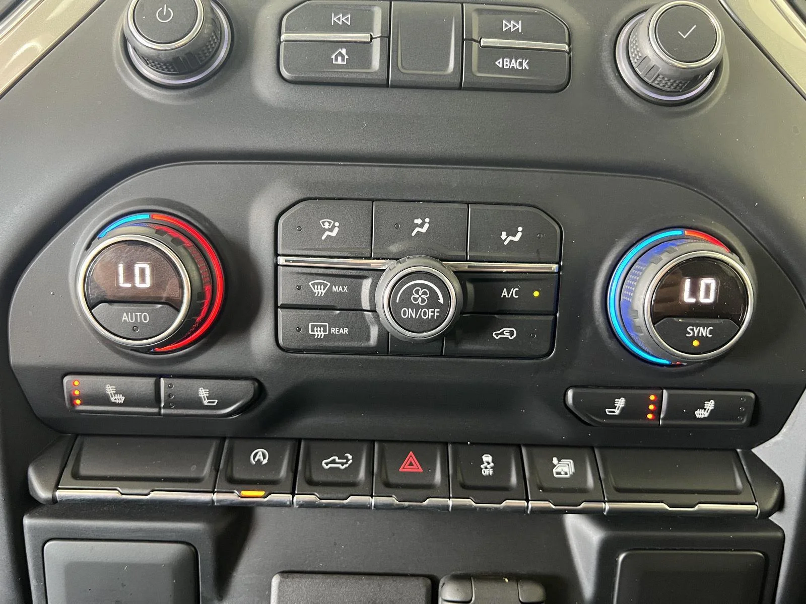 Used 2019 BLACK Chevrolet RST image 17