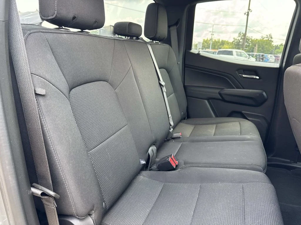 Used 2024 Silver GMC Elevation image 21