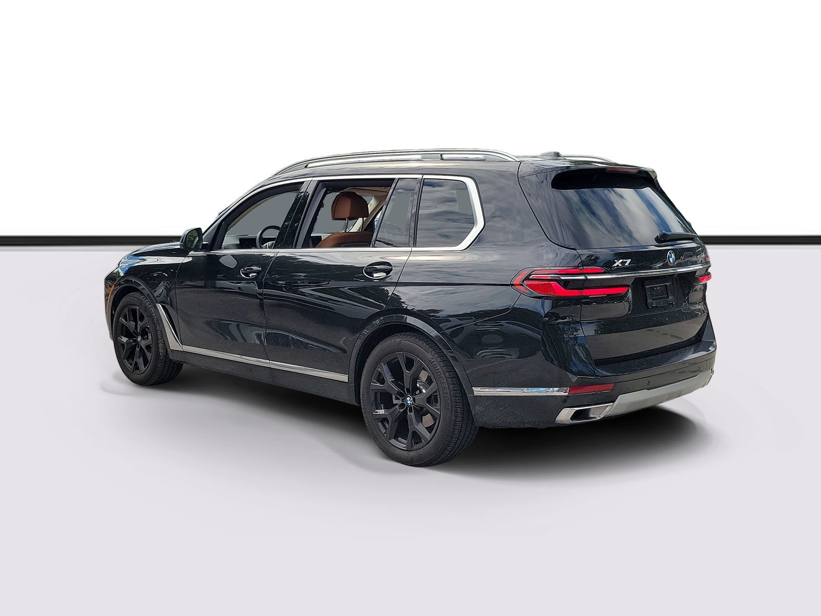 Used 2024 Black Sapphire Metallic BMW xDrive40i image 4
