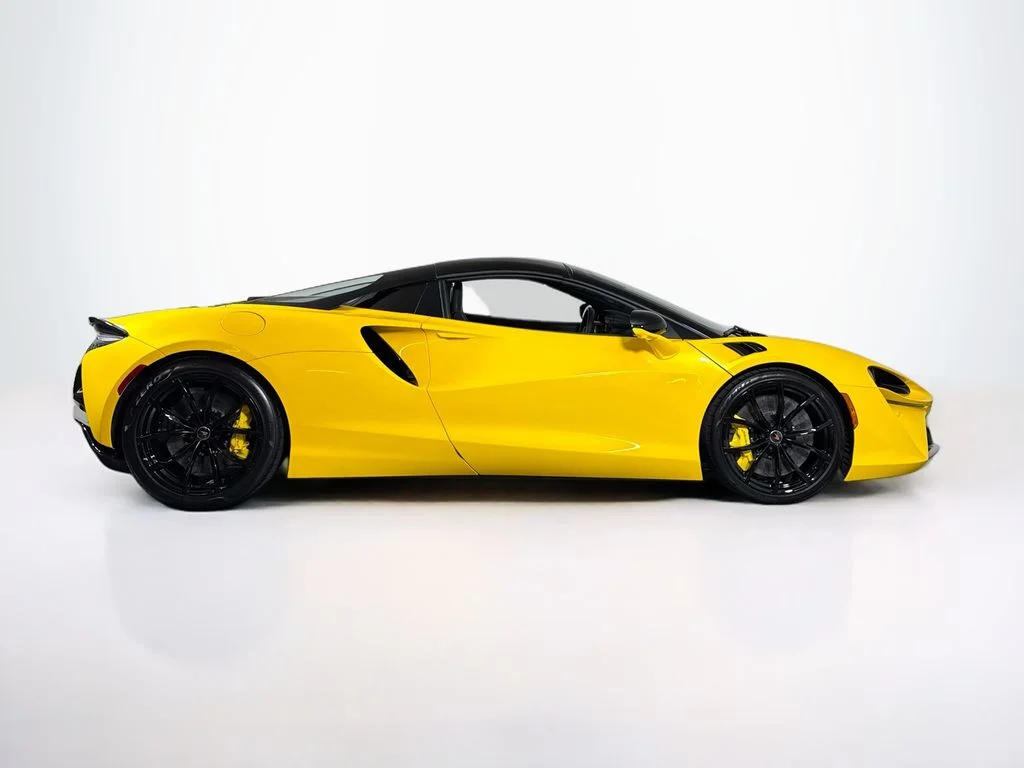 Used 2025 Volcano Yellow McLaren Performance image 6