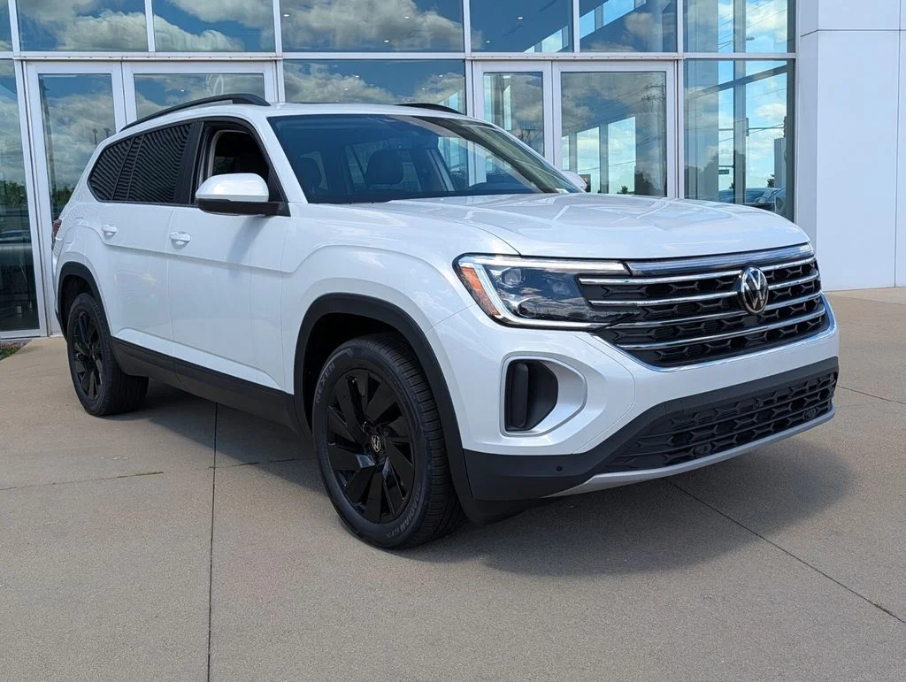 New 2026 White Volkswagen 2.0T SE w/Technology image 2
