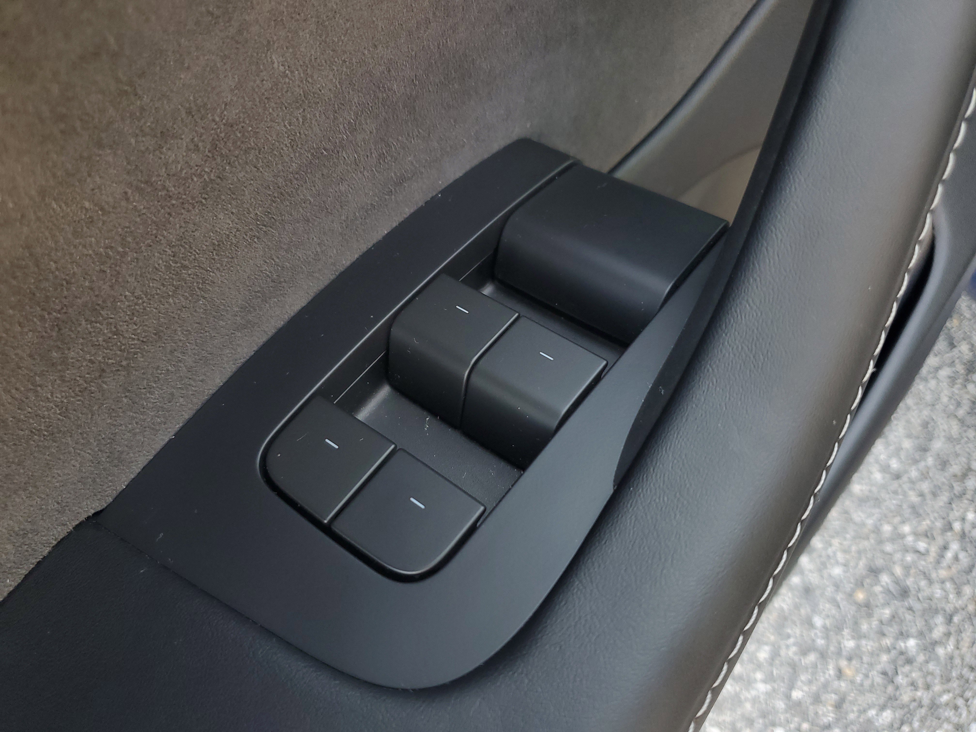 Used 2022  Tesla Long Range image 17