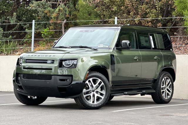 New 2026 Woolstone Green Land Rover X-Dynamic SE image 1