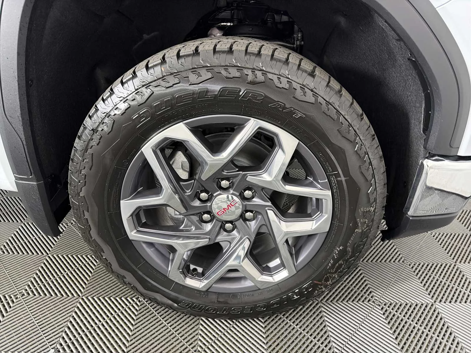 New 2026 Glacier White Tricoat GMC SLT image 10