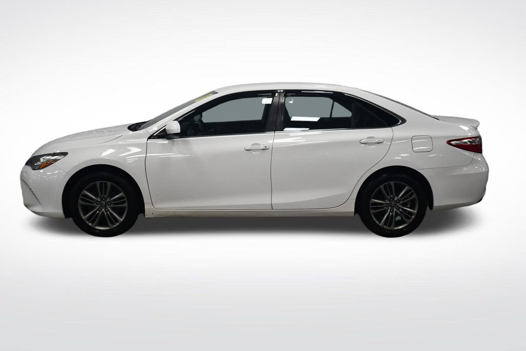 Used 2017 Super White Toyota SE image 4