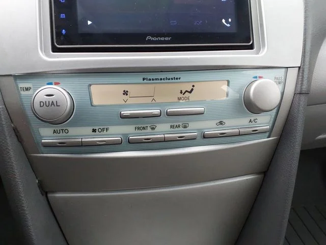 Used 2009 Barcelona Red Metallic Toyota Base image 16