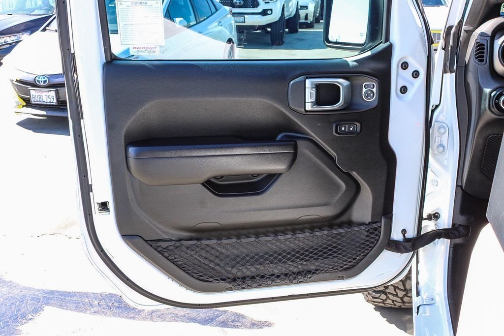 Used 2020 Bright White Clearcoat Jeep Sport S image 22