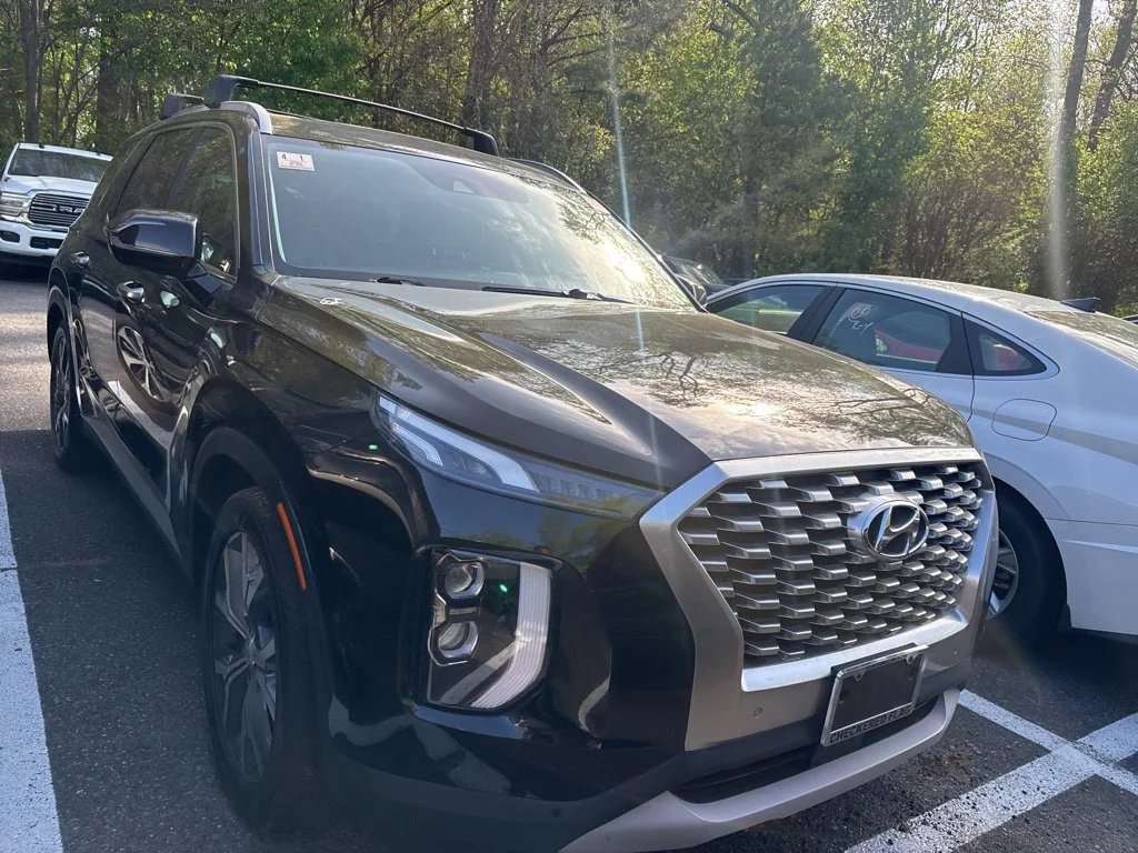 Used 2022 Black Hyundai SEL image 5