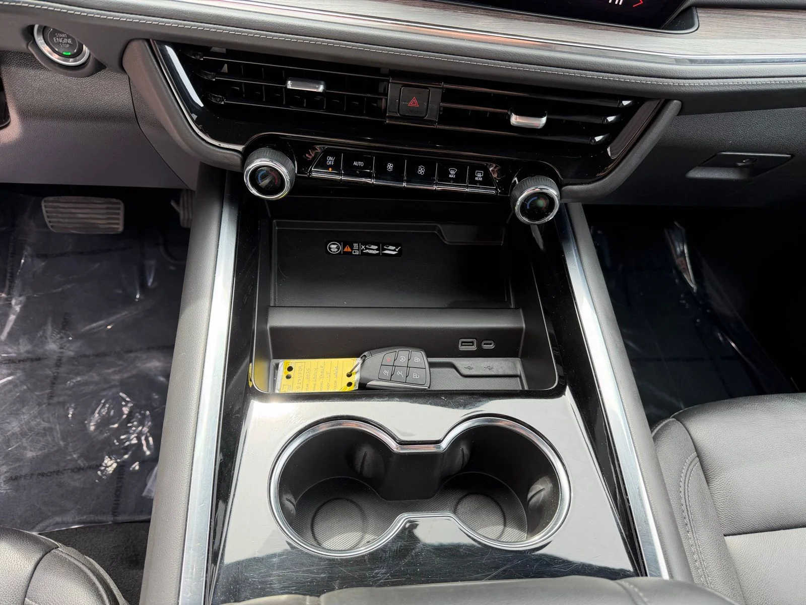 Used 2025 White Chevrolet LT image 21