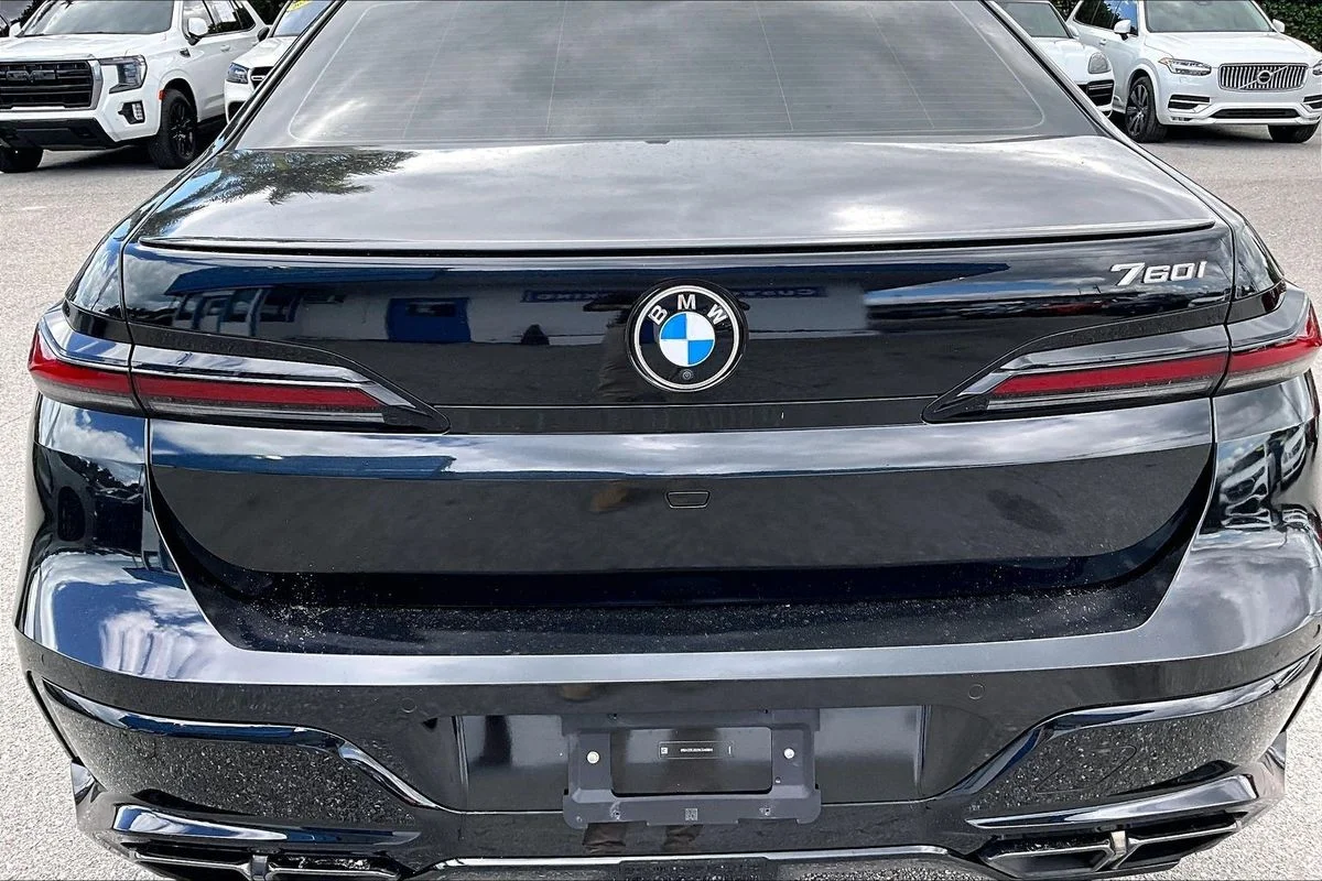 Used 2024  BMW xDrive image 24