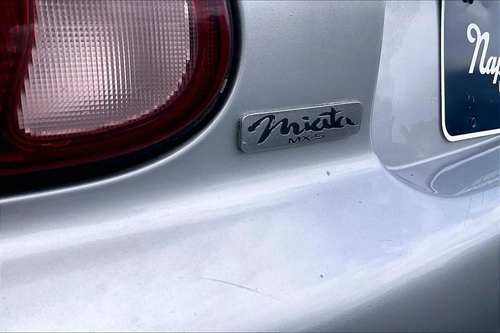Used 1999 Silver Mazda Base image 23