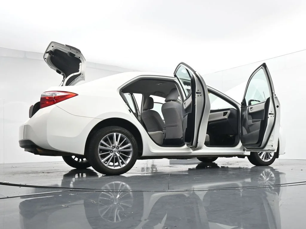 Used 2014 White Toyota LE Plus image 39