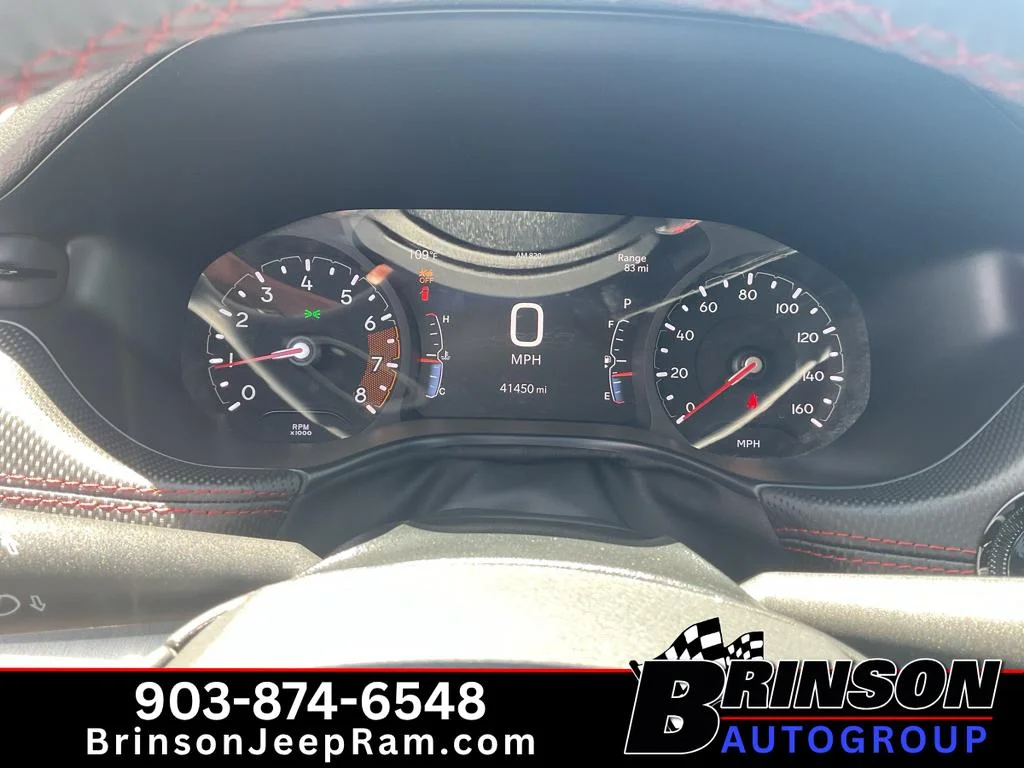 Used 2025 Silver Zynith Metallic Clearcoat Jeep Trailhawk image 31