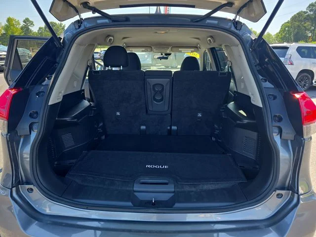 Used 2019 Gray Nissan S image 13