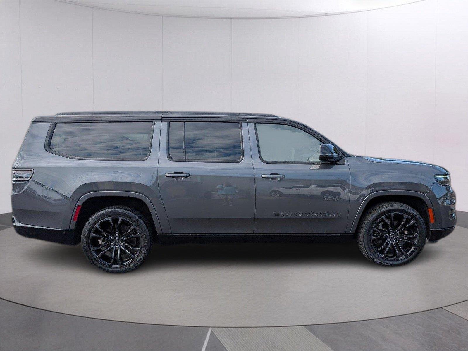 Used 2024 Baltic Gray Metallic Clearcoat Jeep Series II image 8
