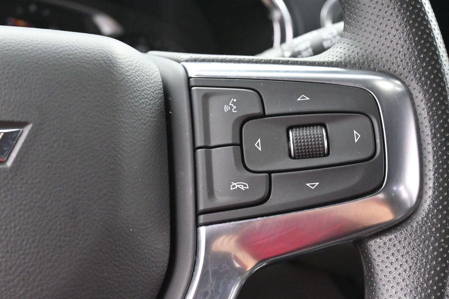 Used 2023 BLACK Chevrolet LT image 21