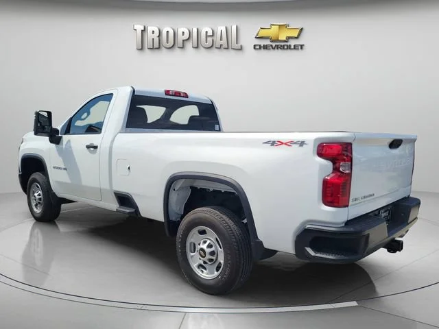 New 2025 Summit White Chevrolet WT image 3