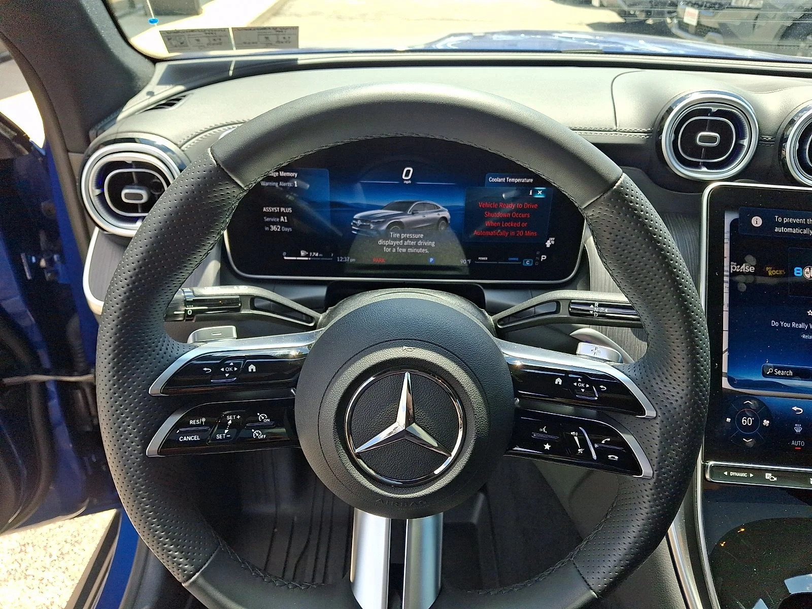 Used 2025  Mercedes-Benz GLC 300 Coupe image 20