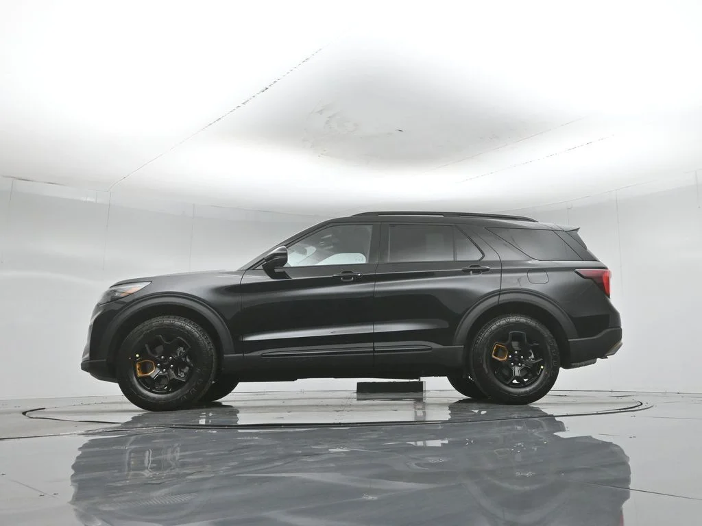 New 2026 Agate Black Metallic Ford Tremor image 7