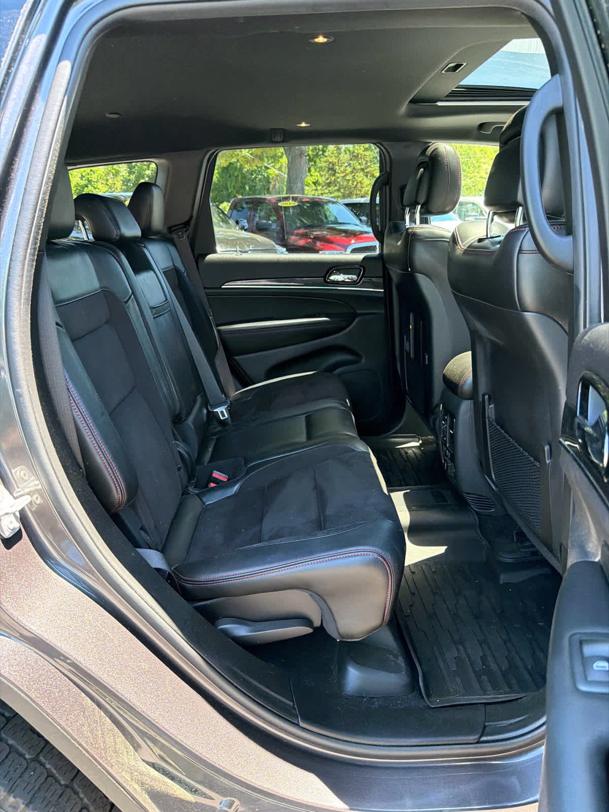 Used 2020 Granite Crystal Metallic Clearcoat Jeep Trailhawk image 22