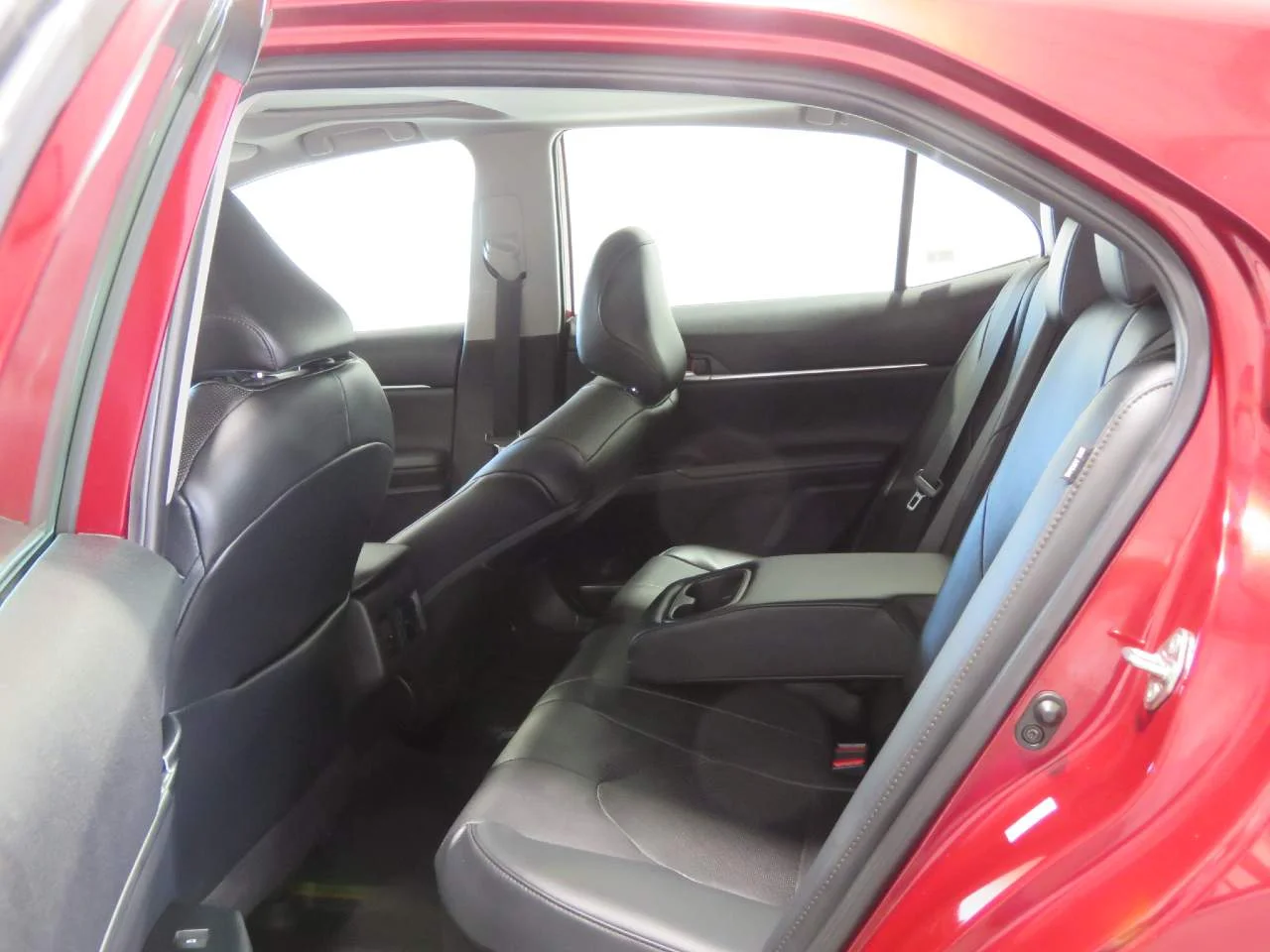 Used 2020 Ruby Flare Pearl Toyota XLE image 15