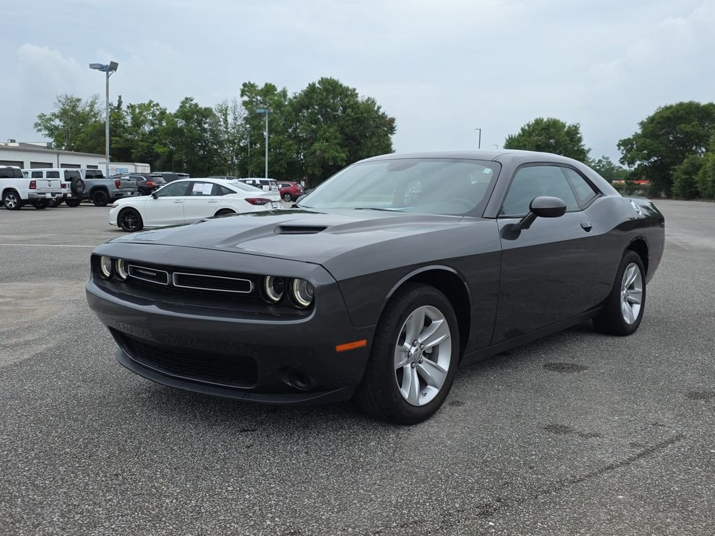 Used 2023 Gray Dodge SXT image 1