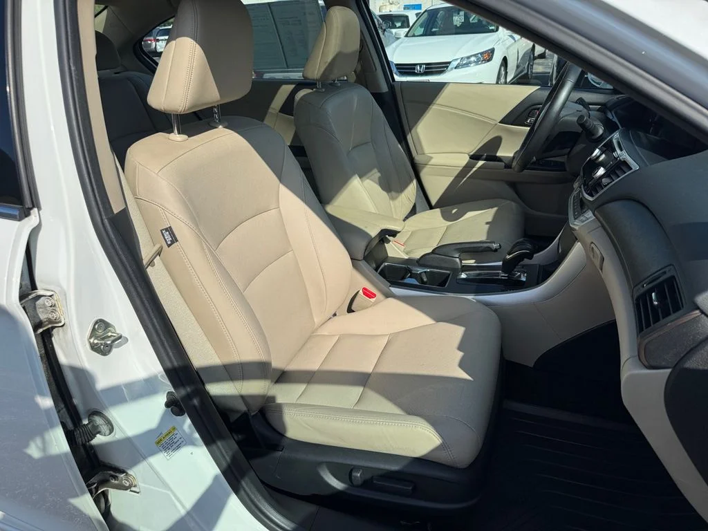 Used 2014 White Orchid Pearl Honda EX-L image 18